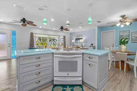 Kitchen - 35 Juniper Dr, Ormond Beach, FL 32176 photo 3 of 4