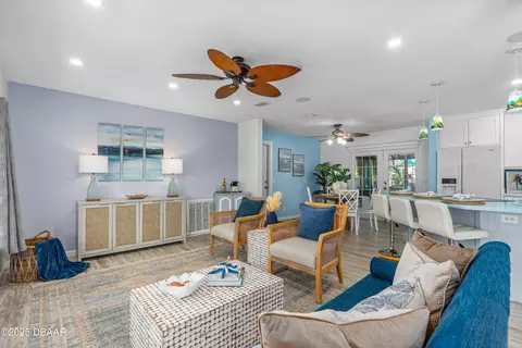 Living - 35 Juniper Dr, Ormond Beach, FL 32176 photo 2 of 6