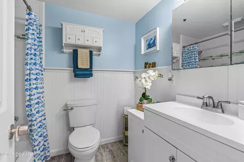 Bath - 35 Juniper Dr, Ormond Beach, FL 32176 photo 2 of 5