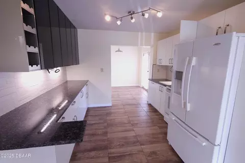 Kitchen - 27 Hibiscus Dr, Ormond Beach, FL 32176 photo 1 of 2