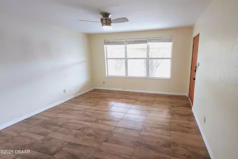 Living - 27 Hibiscus Dr, Ormond Beach, FL 32176 photo 3 of 4