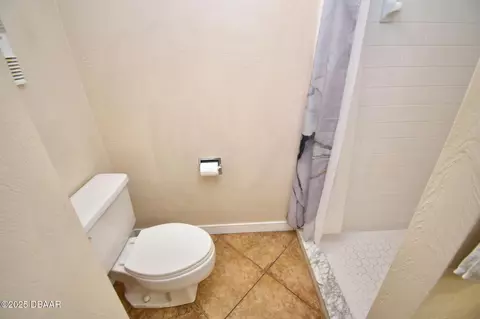 Bath - 10 Cherokee Trl, Ormond Beach, FL 32174 photo 2 of 6