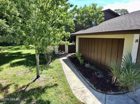 Exterior - 10 Cherokee Trl, Ormond Beach, FL 32174 photo 2 of 12