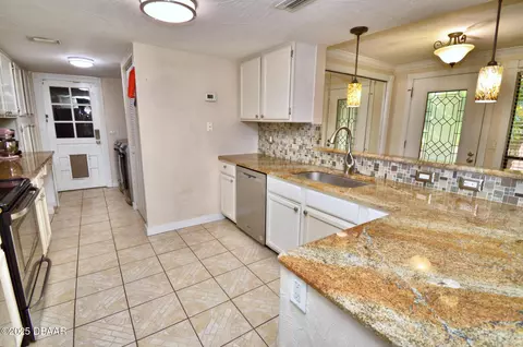 Kitchen - 10 Cherokee Trl, Ormond Beach, FL 32174 photo 1 of 5