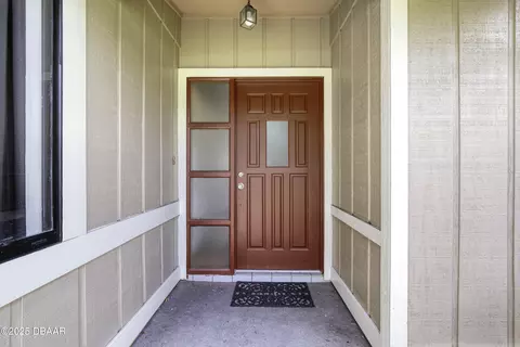 Entry Way - 5 Marjorie Trl, Ormond Beach, FL 32174 photo 1 of 4