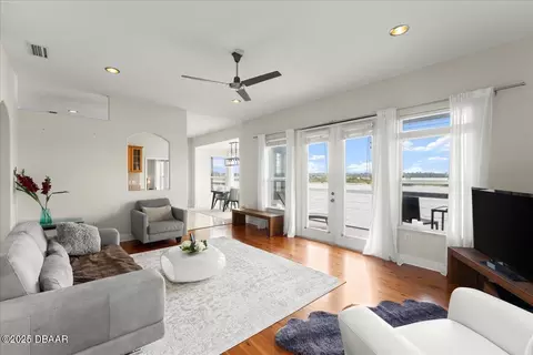 Living - 2500 John Anderson Dr, Ormond Beach, FL 32176 photo 4 of 7
