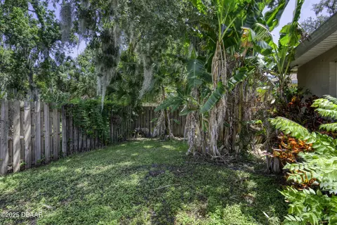Exterior - 9 Spiveys Ct, Ormond Beach, FL 32174 photo 10 of 11
