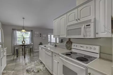 Kitchen - 9 Spiveys Ct, Ormond Beach, FL 32174 photo 2 of 4