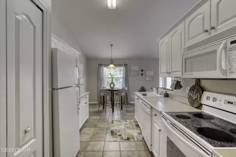 Kitchen - 9 Spiveys Ct, Ormond Beach, FL 32174 photo 4 of 4