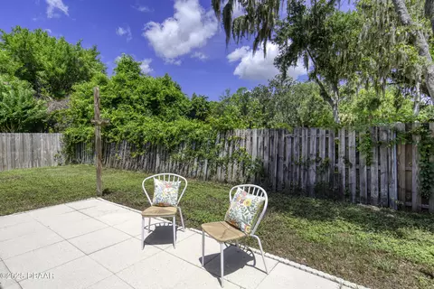 Exterior - 9 Spiveys Ct, Ormond Beach, FL 32174 photo 5 of 11