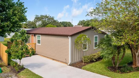 1302 Village Ln, Ormond Beach, FL 32174