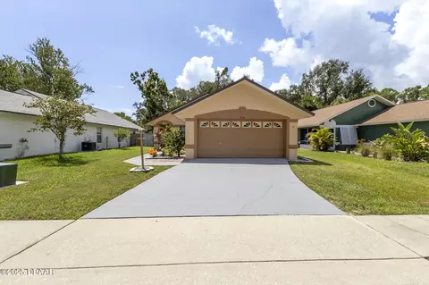 830 Lakeland Dr, Port Orange, FL 32127