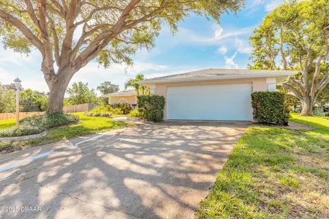 Exterior - 17 Saint Johns Pl, Ormond Beach, FL 32176 photo 2 of 8