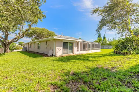 Exterior - 17 Saint Johns Pl, Ormond Beach, FL 32176 photo 5 of 8