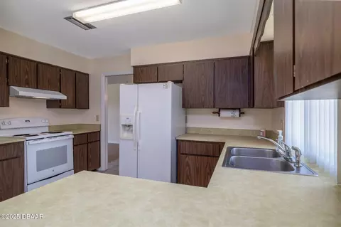 84 St Anne Cir, Ormond Beach, FL 32176 photo 11