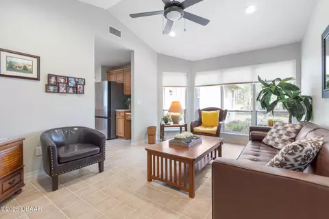 Living - 3 Treetop Trl, Ormond Beach, FL 32174 photo 2 of 3