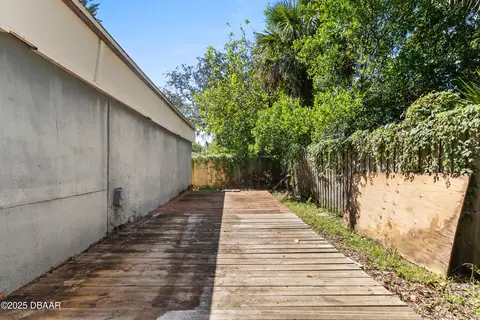 510 Bryant St, Ormond Beach, FL 32174 photo 2