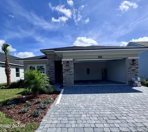 304 Mosaic Blvd, Daytona Beach, FL 32124
