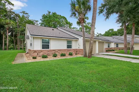 320 Bob White Ct, Daytona Beach, FL 32119