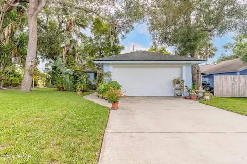 2 Alicen Ct, Ormond Beach, FL 32174