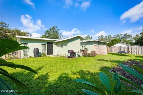 Exterior - 72 Fairview Ave, Ormond Beach, FL 32174 photo 5 of 10