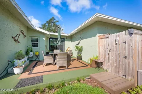 Exterior - 72 Fairview Ave, Ormond Beach, FL 32174 photo 3 of 10