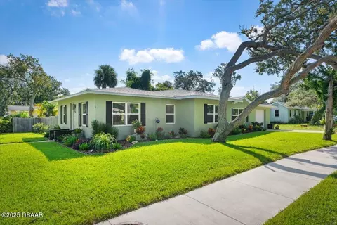 Exterior - 72 Fairview Ave, Ormond Beach, FL 32174 photo 2 of 10