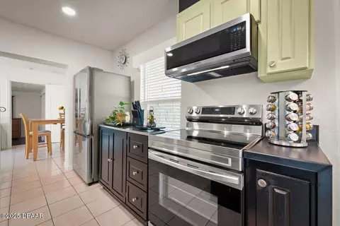 Kitchen - 72 Fairview Ave, Ormond Beach, FL 32174 photo 2 of 4