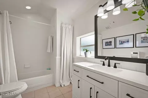 Bath - 72 Fairview Ave, Ormond Beach, FL 32174 photo 2 of 2