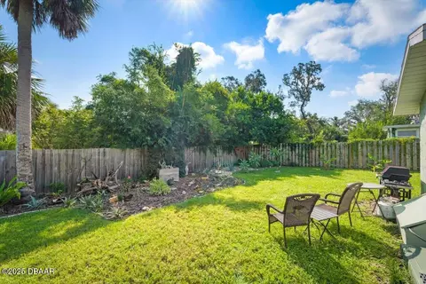 Exterior - 72 Fairview Ave, Ormond Beach, FL 32174 photo 6 of 10