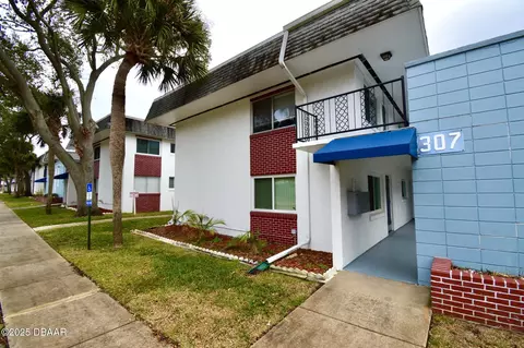 307 Ridge Blvd, South Daytona, FL 32119