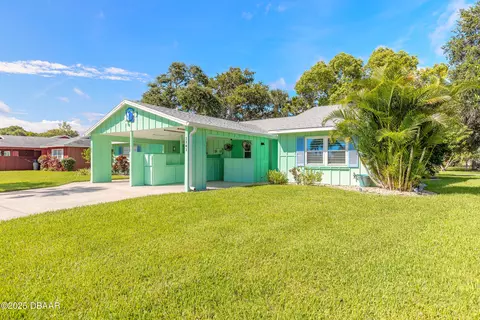 1141 Harbour Point Dr, Port Orange, FL 32127