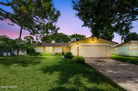 1305 Sunland Rd, Daytona Beach, FL 32114
