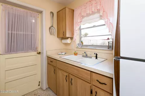 Kitchen - 21 Seabreeze Dr, Ormond Beach, FL 32176 photo 2 of 3