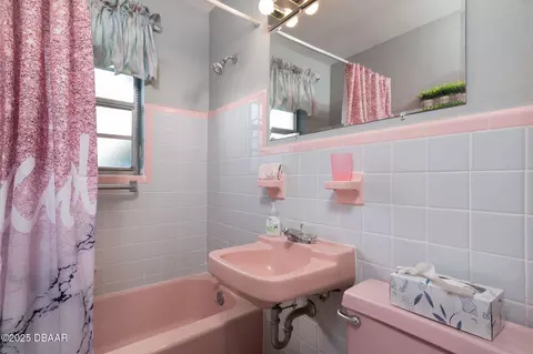 Bath - 21 Seabreeze Dr, Ormond Beach, FL 32176 photo 2 of 2