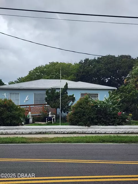 1007 N Halifax Ave, Daytona Beach, FL 32118