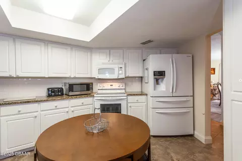 Kitchen - 7 Rocky Creek Trl, Ormond Beach, FL 32174 photo 2 of 5