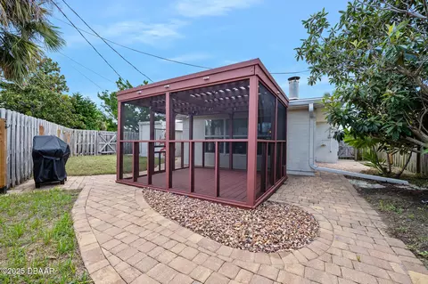 Exterior - 44 Tropical Dr, Ormond Beach, FL 32176 photo 7 of 11