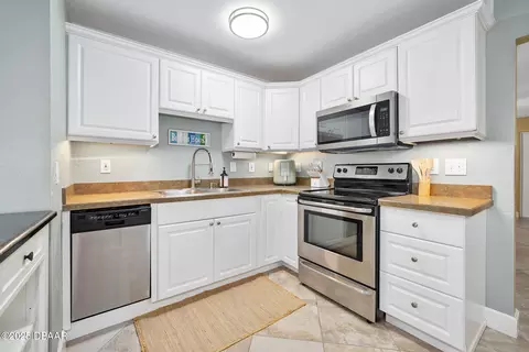 Kitchen - 44 Tropical Dr, Ormond Beach, FL 32176 photo 1 of 4