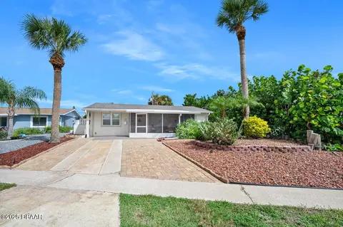 Exterior - 44 Tropical Dr, Ormond Beach, FL 32176 photo 4 of 11