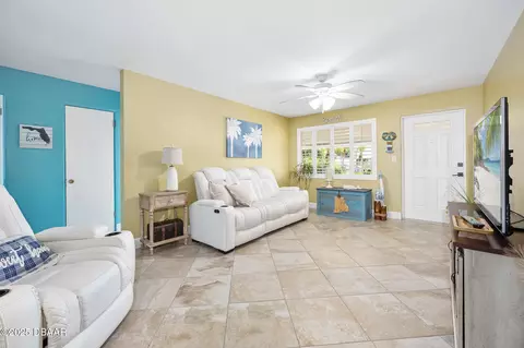Living - 44 Tropical Dr, Ormond Beach, FL 32176 photo 2 of 3
