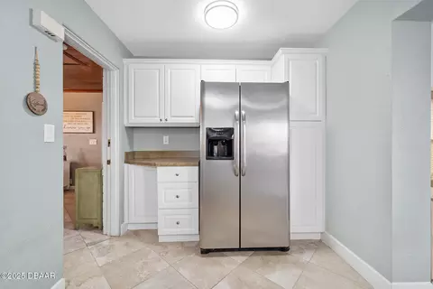 Kitchen - 44 Tropical Dr, Ormond Beach, FL 32176 photo 3 of 4