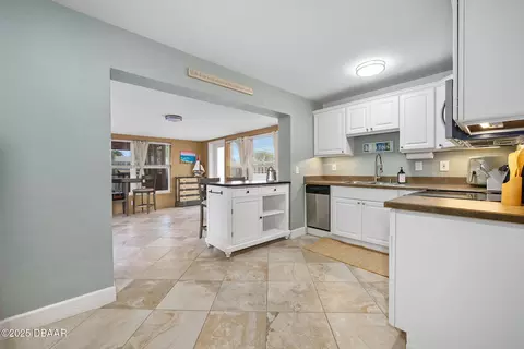 Kitchen - 44 Tropical Dr, Ormond Beach, FL 32176 photo 4 of 4