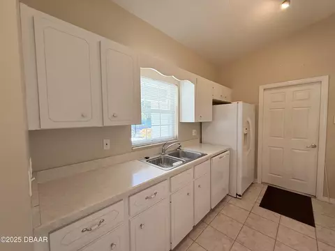 1509 Queen Palm Dr, Edgewater, FL 32132 photo 16