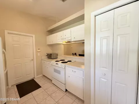 1509 Queen Palm Dr, Edgewater, FL 32132 photo 17
