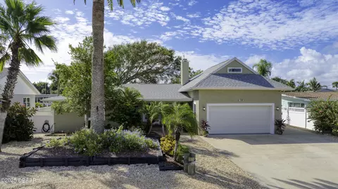 139 Coral Cir, South Daytona, FL 32119