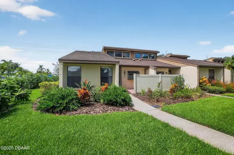 1260 Charter Oaks Cir, Holly Hill, FL 32117