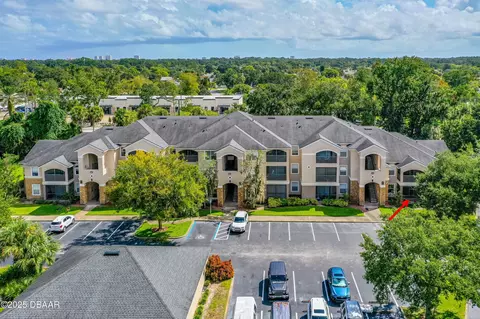 940 Village Trl #6-111, Port Orange, FL 32127