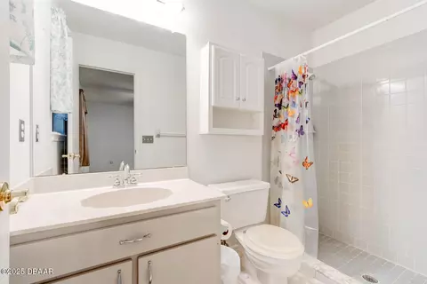 Bath - 611 Parque Dr, Ormond Beach, FL 32174 photo 1 of 2