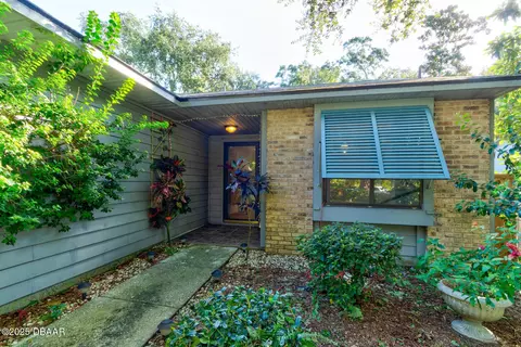 Exterior - 611 Parque Dr, Ormond Beach, FL 32174 photo 4 of 11